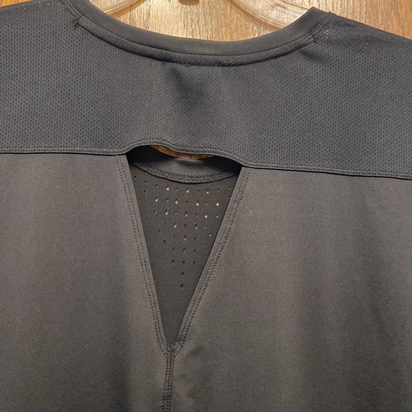 Black work out t-shirt - Picture 4 of 5